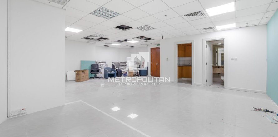 Pejabat di Sheikh Zayed Road, Dubai, UAE 71.3 meter persegi № 663109