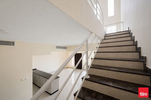 Таунхаус Дубай, БАӘ-да 5 жатын бөлмелер, 280.6 м² № 687622 - фото 16