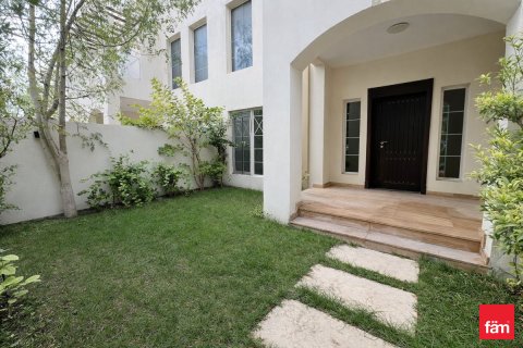 Řadový dům v Dubai, SAE 5 ložnice, 280.6 m² Č.: 687622