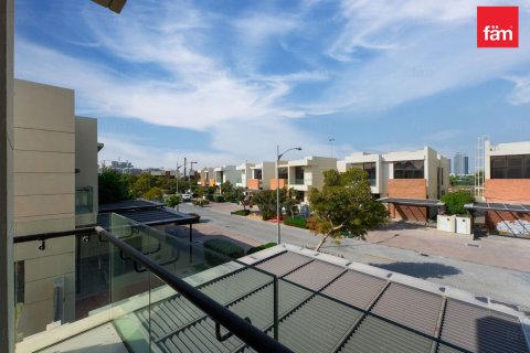 Radový dom v Dubai, SAE 3 spálne, 326.7 m2 č. 687621 - Fotografia 21