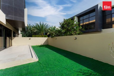 Kaupunkipientalo Dubai, Arabiemiraatit 3 makuuhuonetta, 326.8 m2 № 687621 - kuva 20