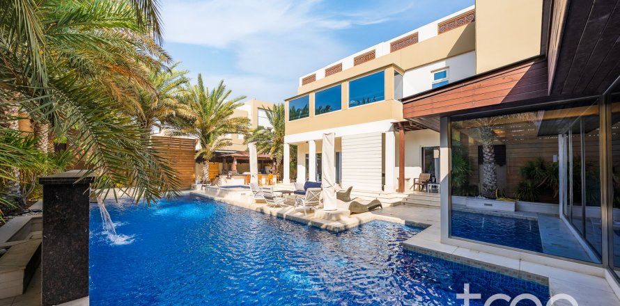 Villa en Mudon, Dubai, EAU 5 dormitorios, 529.55 m² № 739195