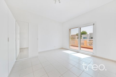 Villa en venta en Meadows, Dubai, EAU 5 dormitorios, 342.53 m2 № 739194 - foto 11