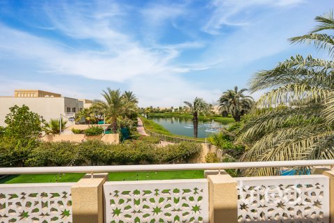 Villa en venta en Meadows, Dubai, EAU 5 dormitorios, 342.53 m2 № 739194 - foto 10