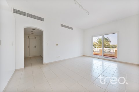 Villa en venta en Meadows, Dubai, EAU 5 dormitorios, 342.53 m2 № 739194 - foto 8