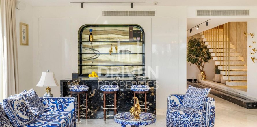 Villa à Jumeirah, Dubai, EAU: 5 chambres, 757 m2 № 684522