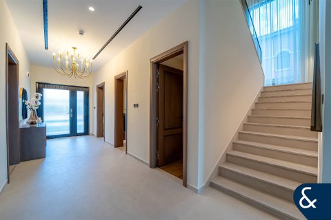 Vila v Jumeirah Golf Estates, Dubai, SAE 5 ložnice, 490 m² Č.: 685029 - fotografie 25