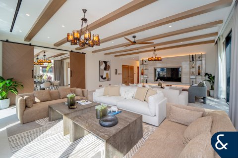 Vila v Jumeirah Golf Estates, Dubai, SAE 5 ložnice, 490 m² Č.: 685029 - fotografie 3