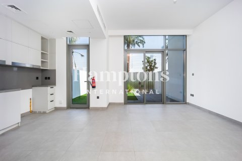 טאונהאוס להשכרה ב Arabian Ranches 3, Dubai, איחוד האמירויות  3 חדרי שינה, 144.83577700 מ"ר, מספר 699403 - תמונה 2