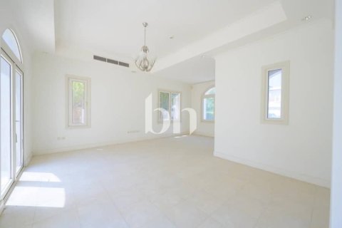 Vila u gradu Jumeirah Golf Estates, Dubai, UAE 6 spavaće sobe, 711 m2 Br. 643864 - Slika 5