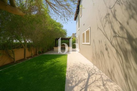 Vila u gradu Jumeirah Golf Estates, Dubai, UAE 6 spavaće sobe, 711 m2 Br. 643864 - Slika 3