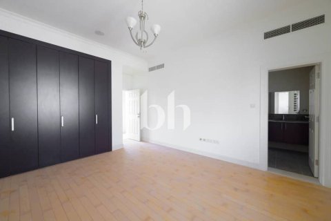Vila u gradu Jumeirah Golf Estates, Dubai, UAE 6 spavaće sobe, 711 m2 Br. 643864 - Slika 15