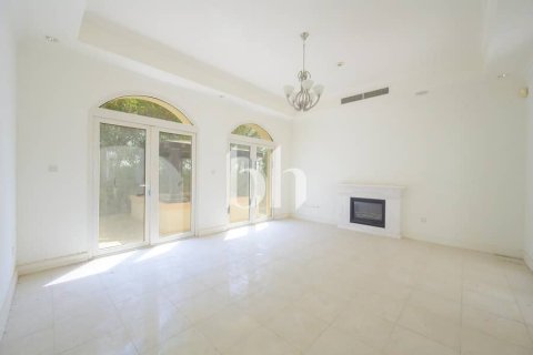 Vila u gradu Jumeirah Golf Estates, Dubai, UAE 6 spavaće sobe, 711 m2 Br. 643864 - Slika 9
