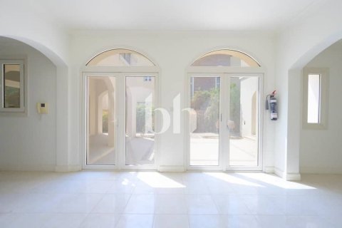 Vila u gradu Jumeirah Golf Estates, Dubai, UAE 6 spavaće sobe, 711 m2 Br. 643864 - Slika 7