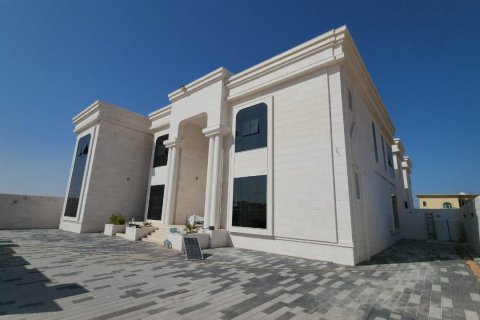 Villa te koop in Al Dhait, Ras Al Khaimah, VAE 6 slaapkamers, 929 vr.m., nr 656895 - foto 2
