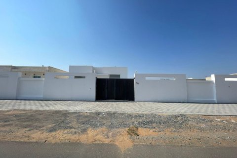 Villa te koop in Al Dhait, Ras Al Khaimah, VAE 3 slaapkamers, 900 vr.m., nr 656893 - foto 1