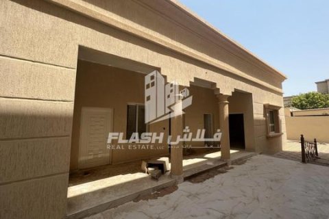 Villa te koop in Al Dhait, Ras Al Khaimah, VAE 5 slaapkamers, 1486 vr.m., nr 656898 - foto 11
