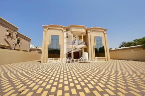 Villa te koop in Al Dhait, Ras Al Khaimah, VAE 5 slaapkamers, 1486 vr.m., nr 656898 - foto 1