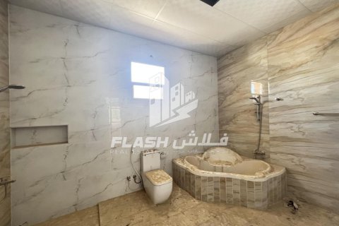 Villa te koop in Al Dhait, Ras Al Khaimah, VAE 5 slaapkamers, 1486 vr.m., nr 656898 - foto 28