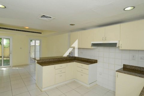 Vilă de închiriat în The Lakes, Dubai, EAU 3 dormitoare, 380.4 mp.  №658519 - poză 7