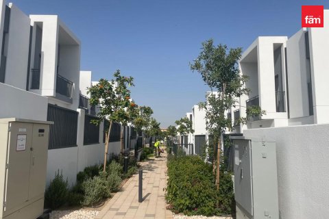 Dubai, UAE의 임대용 타운하우스 침실 3개, 157.9제곱미터 번호 769088 - 사진 10