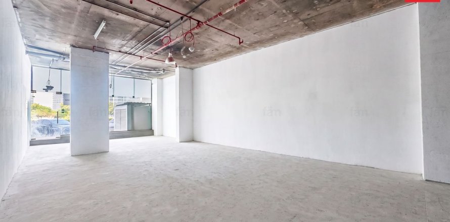 Shop in Dubai, UAE 199.1 sq.m. № 769086