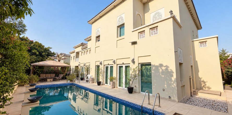 Villa in Al Furjan, Dubai, VAE: 5 Schlafzimmer, 600 m2 Nr. 769087