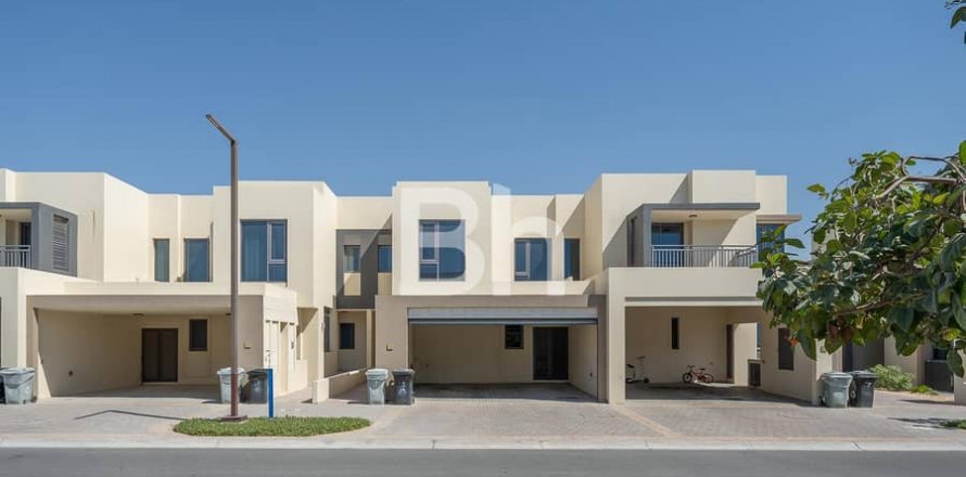 Shtëpi në qytet në Dubai Hills Estate, Emiratet e Bashkuara Arabe 4 dhoma gjumi, 202 m2. № 642462