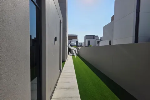 Снять в аренду виллу в Arabian Ranches 3, Дубай, ОАЭ 4 спальни, 448м2, № 678901 - фото 2