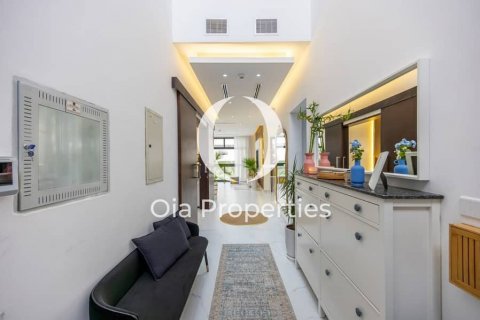 Vila u Al Shamkha, Abu Dhabi, UAE 4 spavaćih soba, 510 m2 Br. 644504 - fotografija 11