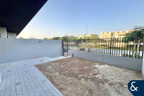 Villa in Mudon, Dubai, UAE 3 bedrooms, 206 sq.m. № 671306 - photo 17