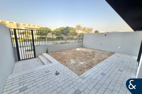 Villa in Mudon, Dubai, UAE 3 bedrooms, 206 sq.m. № 671306 - photo 16