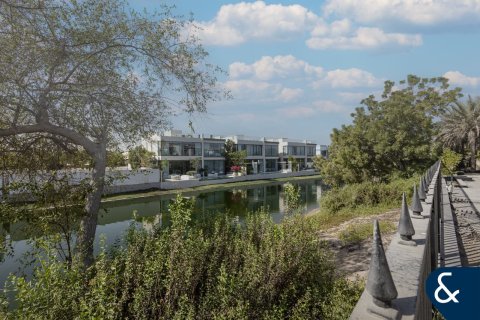 Vila di Jumeirah Islands, Dubai, UAE 4 bilik tidur, 1026 meter persegi № 671303 - foto 1