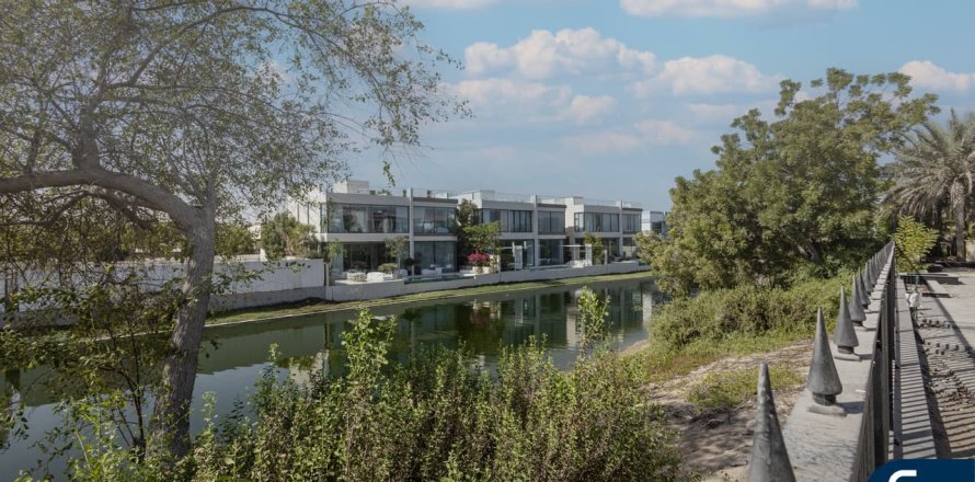 Vila di Jumeirah Islands, Dubai, UAE 4 bilik tidur, 1026 meter persegi № 671303