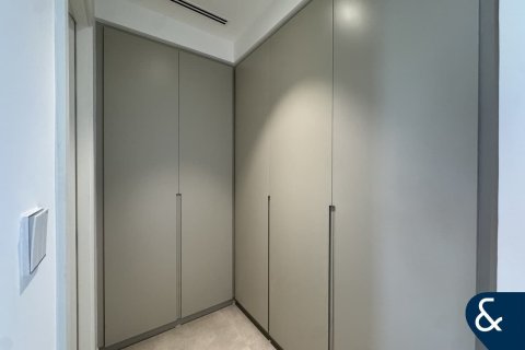 Villa in Mudon, Dubai, UAE 3 bedrooms, 206 sq.m. № 671304 - photo 8