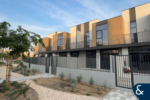 Villa in Mudon, Dubai, UAE 3 bedrooms, 206 sq.m. № 671304 - photo 1