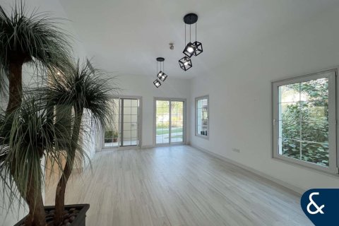 Villa itt: Jumeirah Village Circle, Dubai, EAE, 3 hálószoba, 767 m², azonosító: 671302 - fénykép 1