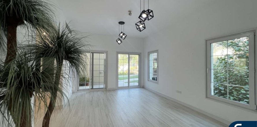 Villa itt: Jumeirah Village Circle, Dubai, EAE, 3 hálószoba, 767 m², azonosító: 671302