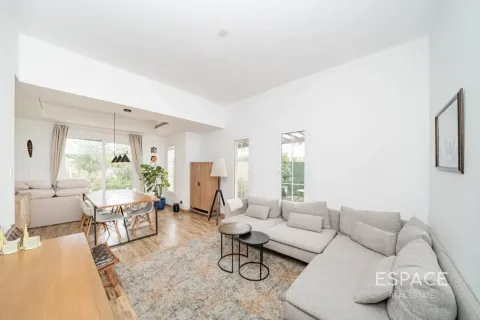 The Springs, Dubai, BAE’de kiralık villa 3 yatak odası, 209 m&sup2; No 738313 - fotoğraf 2