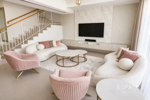 Villa en alquiler en Dubai Hills Estate, Dubai, EAU 5 dormitorios, 251 m2 № 738318 - foto 8