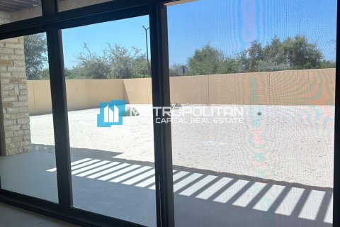 Villa in Ghantoot, Abu Dhabi, UAE 4 bedrooms, 418.9 sq.m. № 651856 - photo 5