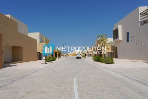 Villa in Ghantoot, Abu Dhabi, UAE 4 bedrooms, 418.9 sq.m. № 651856 - photo 1