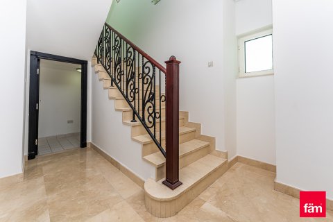 Villa sa Al Furjan, Dubai, UAE 4 silid-tulugan, 689.7 sq.m. № 633834 - larawan 11