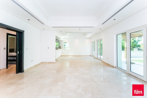 Villa sa Al Furjan, Dubai, UAE 4 silid-tulugan, 689.7 sq.m. № 633834 - larawan 3