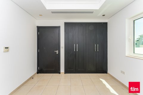 Villa sa Al Furjan, Dubai, UAE 4 silid-tulugan, 689.7 sq.m. № 633834 - larawan 18