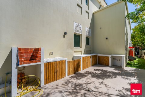 Villa sa Al Furjan, Dubai, UAE 4 silid-tulugan, 689.7 sq.m. № 633834 - larawan 25