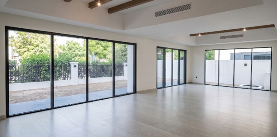 Vilë në Dubai, Emiratet e Bashkuara Arabe 6 dhoma gjumi, 439.1 m2. № 752004