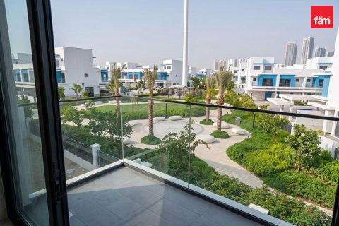 Vilă de închiriat în Dubai, EAU 6 dormitoare, 439.1 mp. №752004 - poză 2