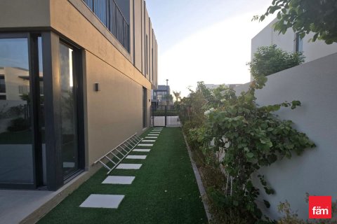 Vila di Dubai, UEA 4 kamar tidur, 260.4 m2 nomor 641324 - foto 13