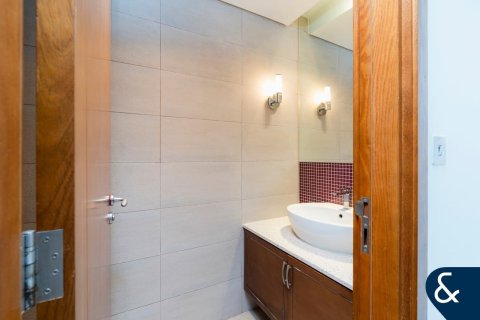 Apartment in MARINA RESIDENCES in Palm Jumeirah, Dubai, UAE 2 bedrooms, 174 sq.m. № 688976 - photo 22